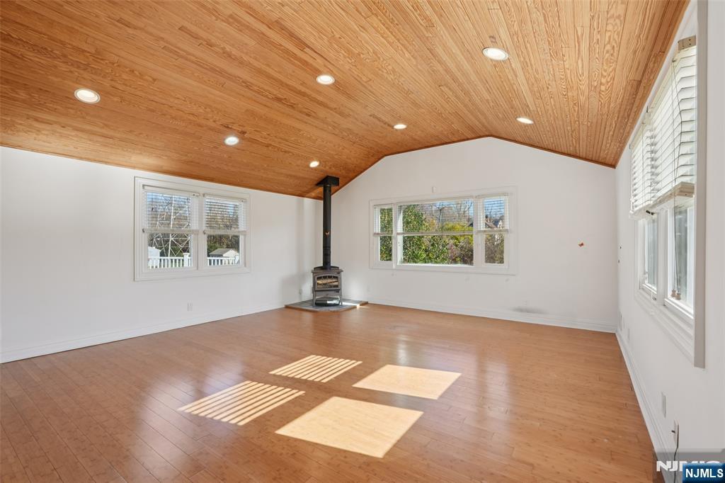 Homes for sale in Livingston, NJ | 6 Arrow Dr, Livingston, NJ 07039 | MLS# 25037293