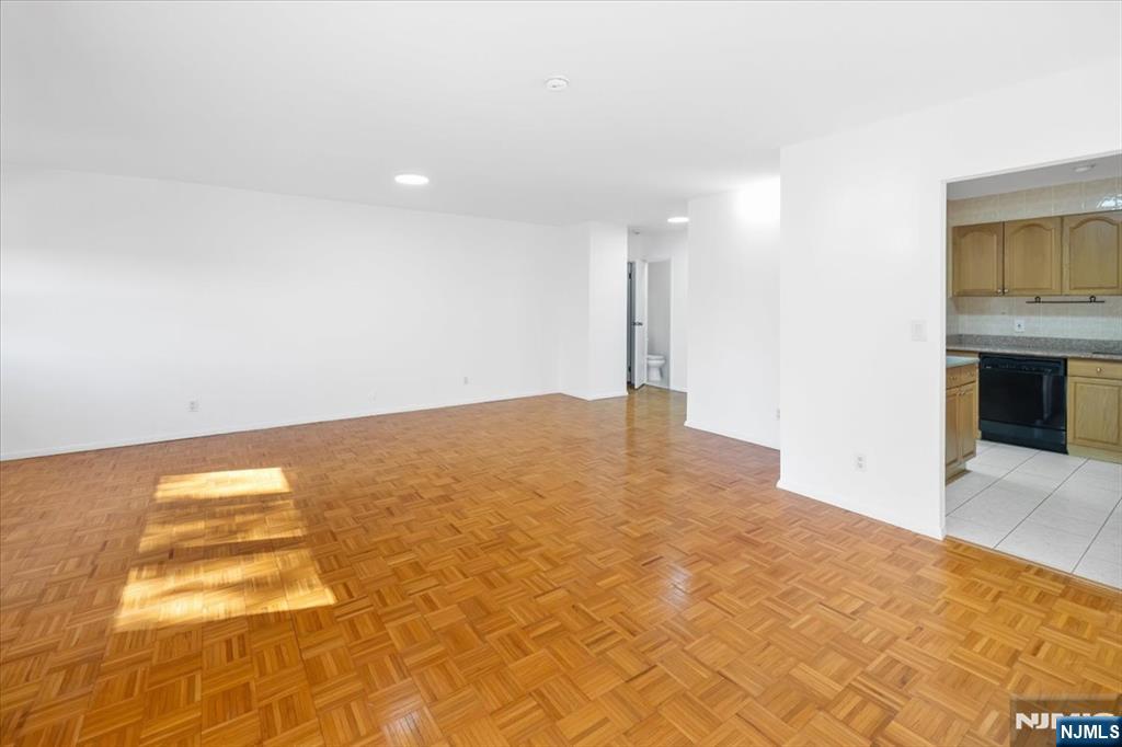 Homes for sale in Edgewater, NJ | 1111 River Rd #H18, Edgewater, NJ 07020 | MLS# 25037308