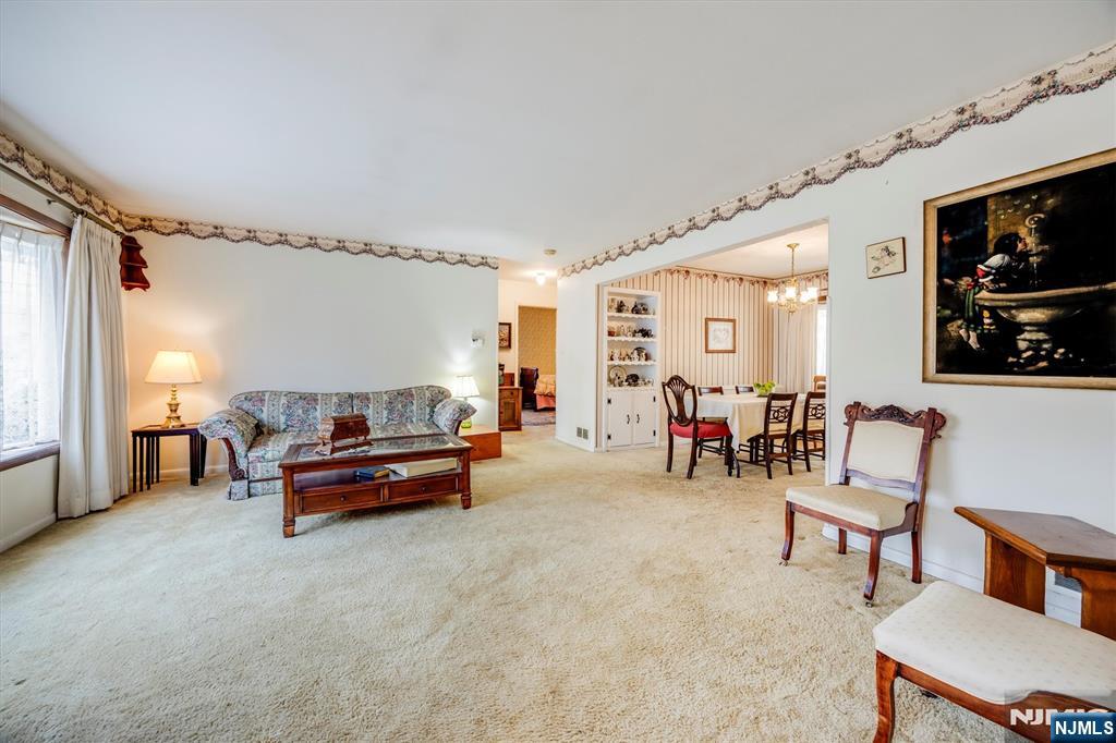 Homes for sale in Fair Lawn, NJ | 40-18 Kramer Pl, Fair Lawn, NJ 07410 | MLS# 25037364