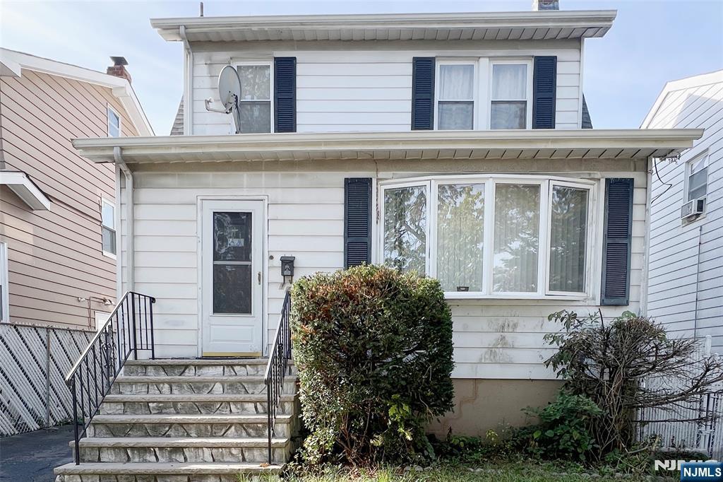 Homes for sale in Bloomfield, NJ | 141 16Th St, Bloomfield, NJ 07003 | MLS# 25037365