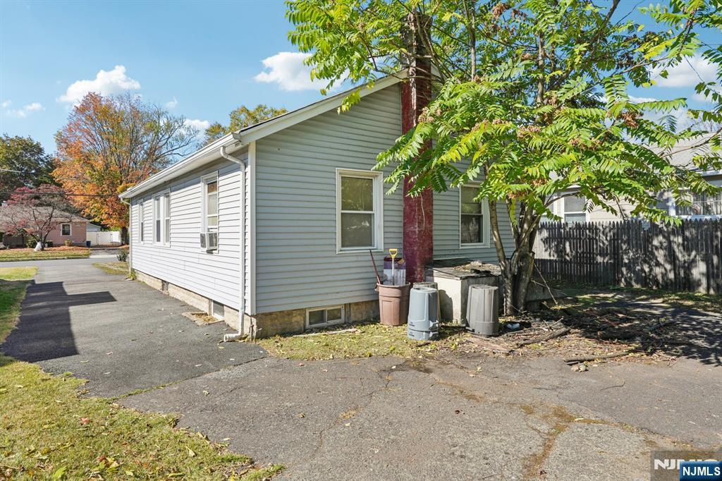 Homes for sale in Pompton Lakes, NJ | 233 Romain Ave, Pompton Lakes, NJ 07442 | MLS# 25037380