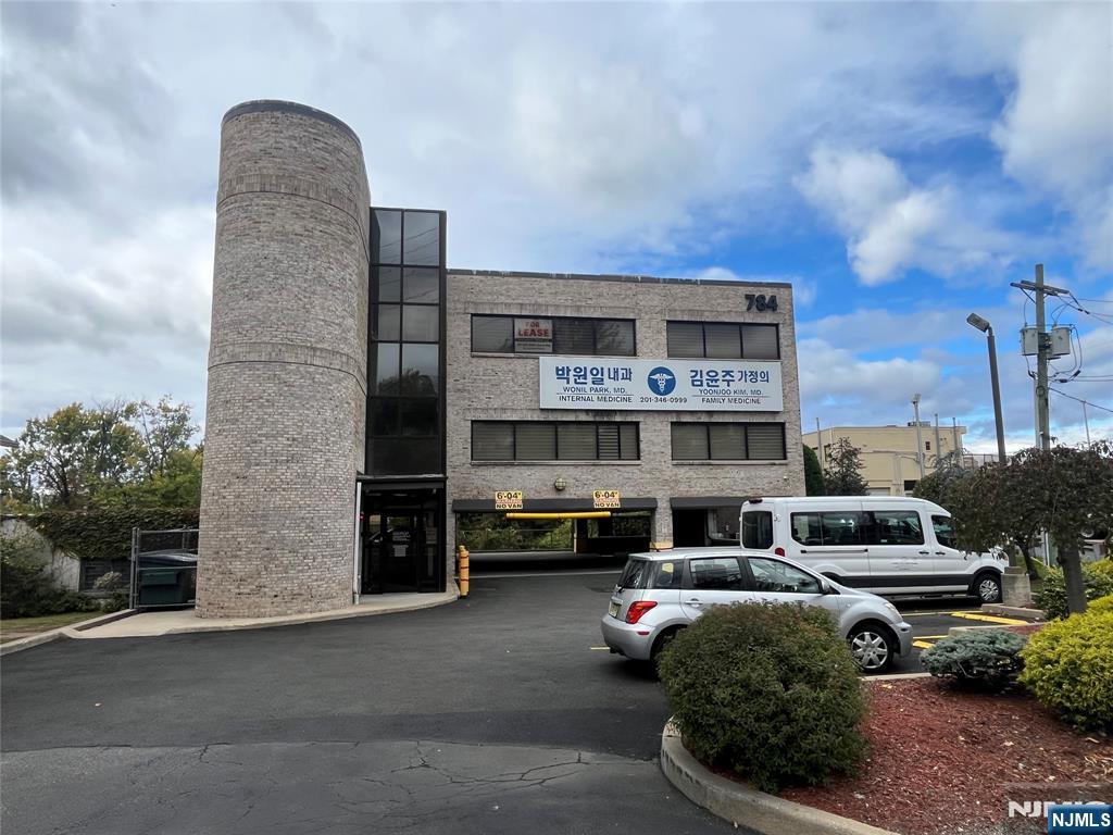 RIDGEFIELD Properties