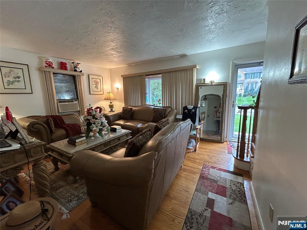 Homes for sale in East Hanover Twp, NJ | 63 Grant Ave, East Hanover Twp, NJ 07936 | MLS# 25037406