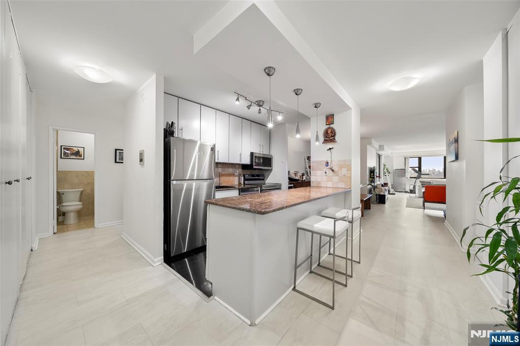 Homes for sale in North Bergen, NJ | 7855 Boulevard East #5i, North Bergen, NJ 07047 | MLS# 25037407