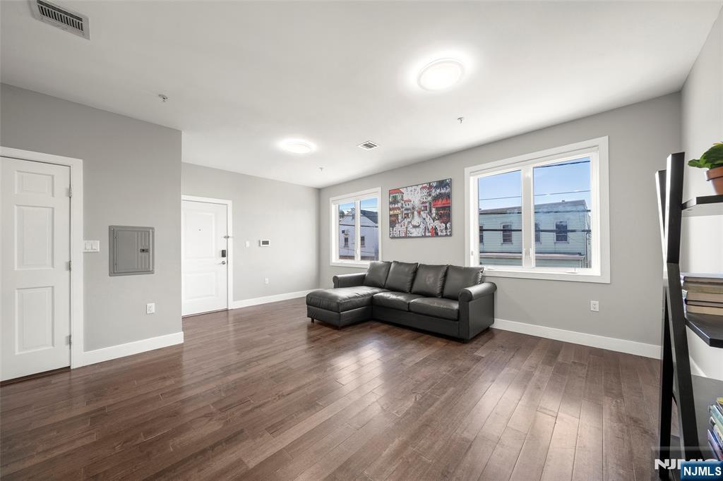 Homes for sale in North Bergen, NJ | 1432 46th St, North Bergen, NJ 07047 | MLS# 25037428