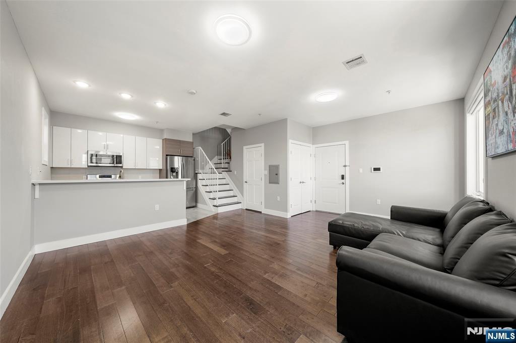 Homes for sale in North Bergen, NJ | 1432 46Th St, North Bergen, NJ 07047 | MLS# 25037428