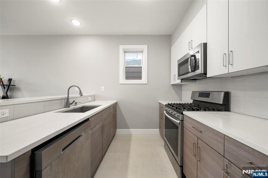 Homes for sale in North Bergen, NJ | 1432 46Th St, North Bergen, NJ 07047 | MLS# 25037428