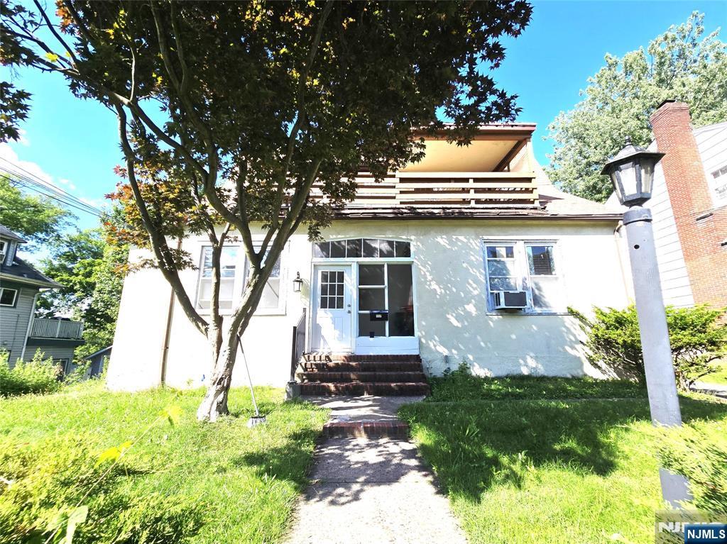 LEONIA Properties