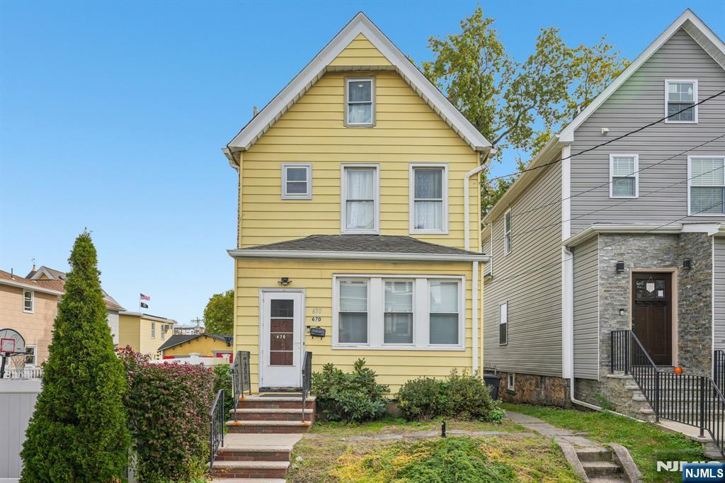 Homes for sale in Kearny, NJ | 670 Devon St, Kearny, NJ 07032 | MLS# 25037465
