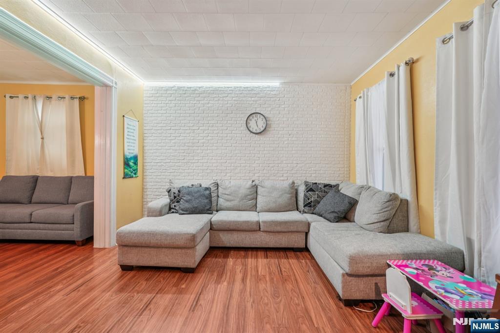 Homes for sale in Kearny, NJ | 670 Devon St, Kearny, NJ 07032 | MLS# 25037465