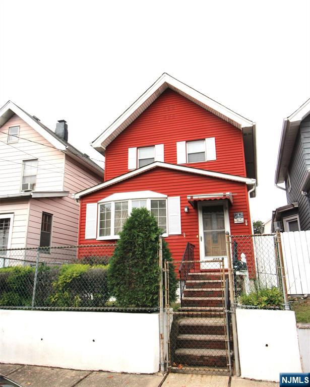 $439,900 Colonial