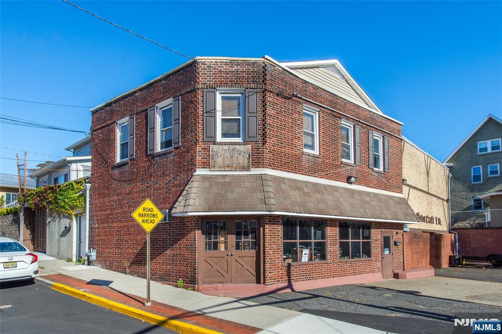 EAST RUTHERFORD Properties