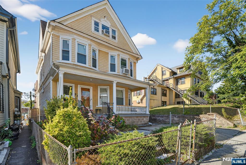 $435,000 Colonial