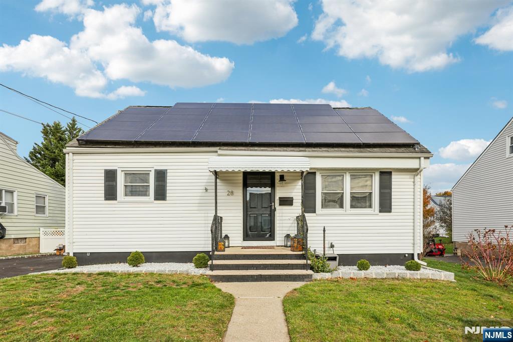 Homes for sale in Rochelle Park, NJ | 28 South Dr, Rochelle Park, NJ 07662 | MLS# 25037570