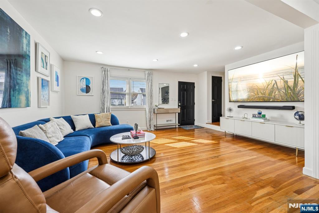 Homes for sale in Rochelle Park, NJ | 28 South Dr, Rochelle Park, NJ 07662 | MLS# 25037570