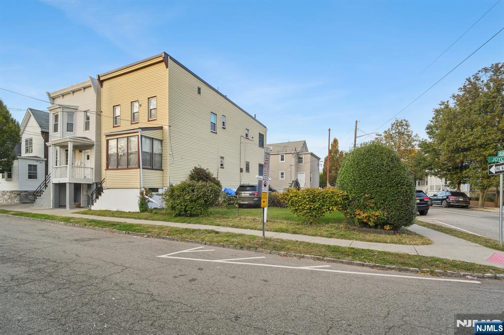 Homes for sale in West Orange, NJ | 9 Joyce St, West Orange, NJ 07052 | MLS# 25037577