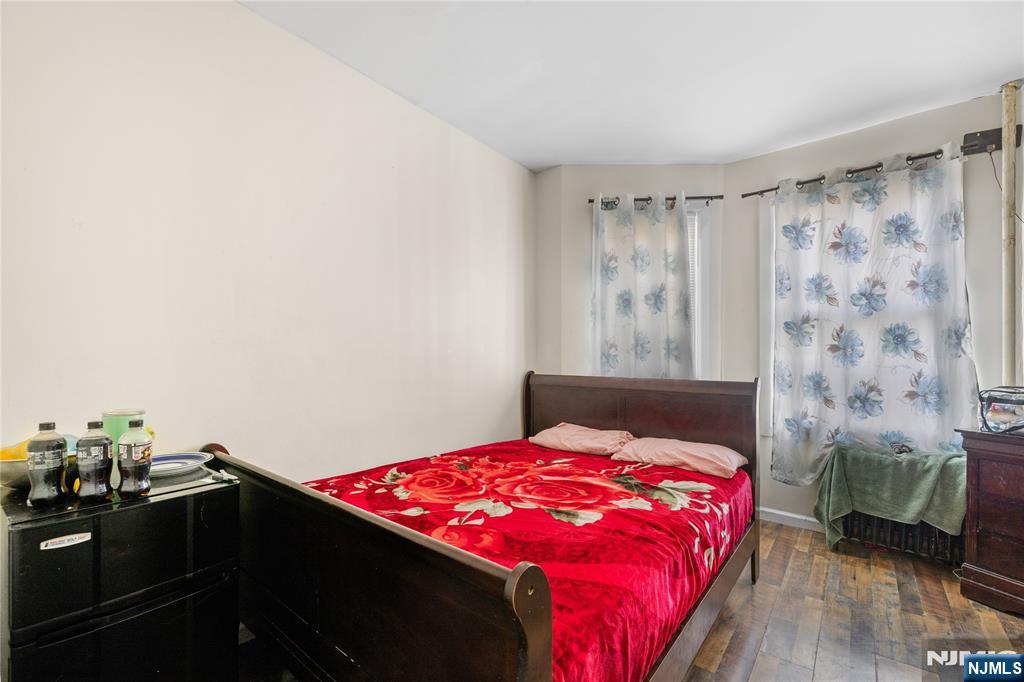 2 fl bedroom