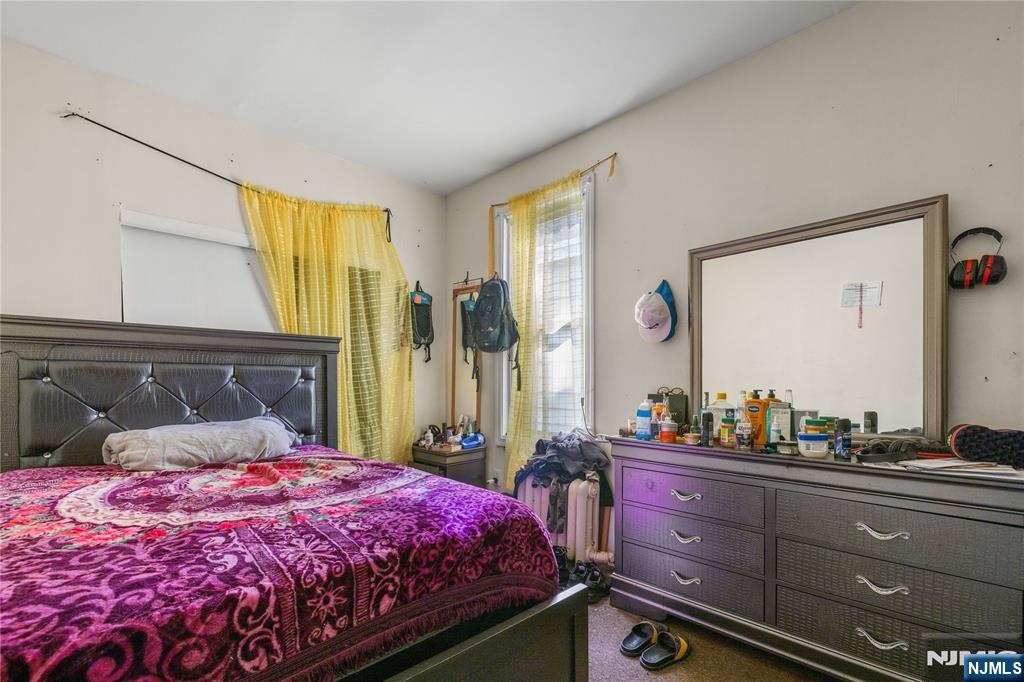 1FL bedroom