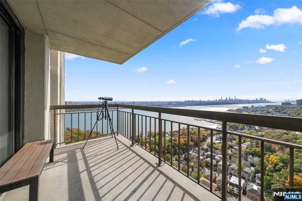 Homes for sale in Fort Lee, NJ | 200 Old Palisade Rd #25D, Fort Lee, NJ 07024 | MLS# 25037643