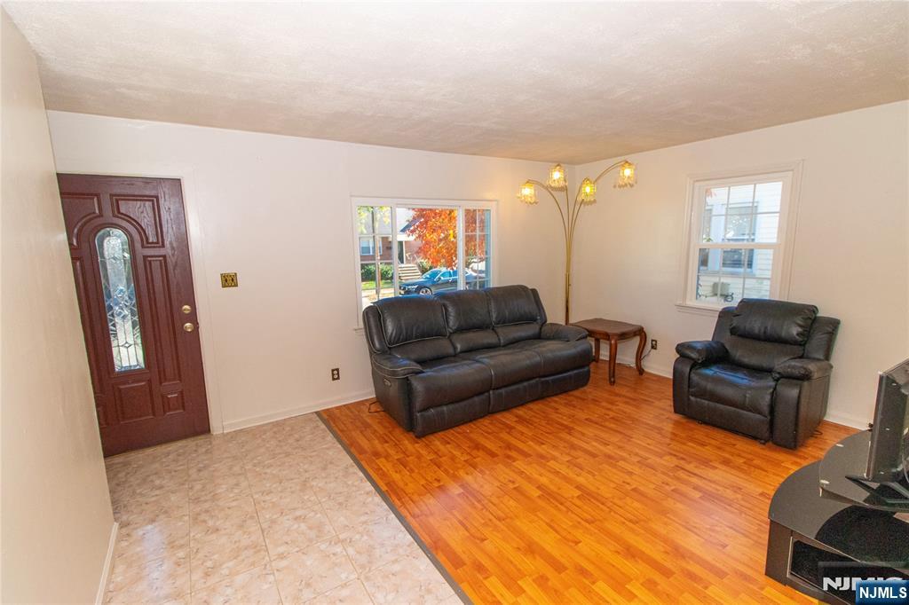 Homes for sale in Rochelle Park, NJ | 29 Colling Ave, Rochelle Park, NJ 07662 | MLS# 25037714