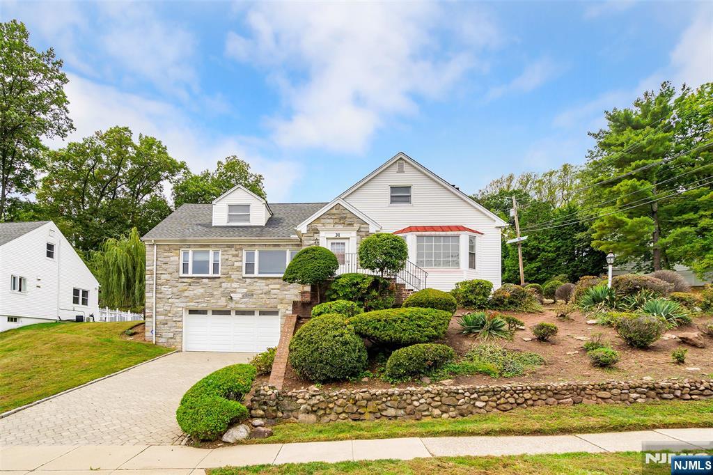 Homes for sale in West Orange, NJ | 31 Collamore Ter, West Orange, NJ 07052 | MLS# 25037718