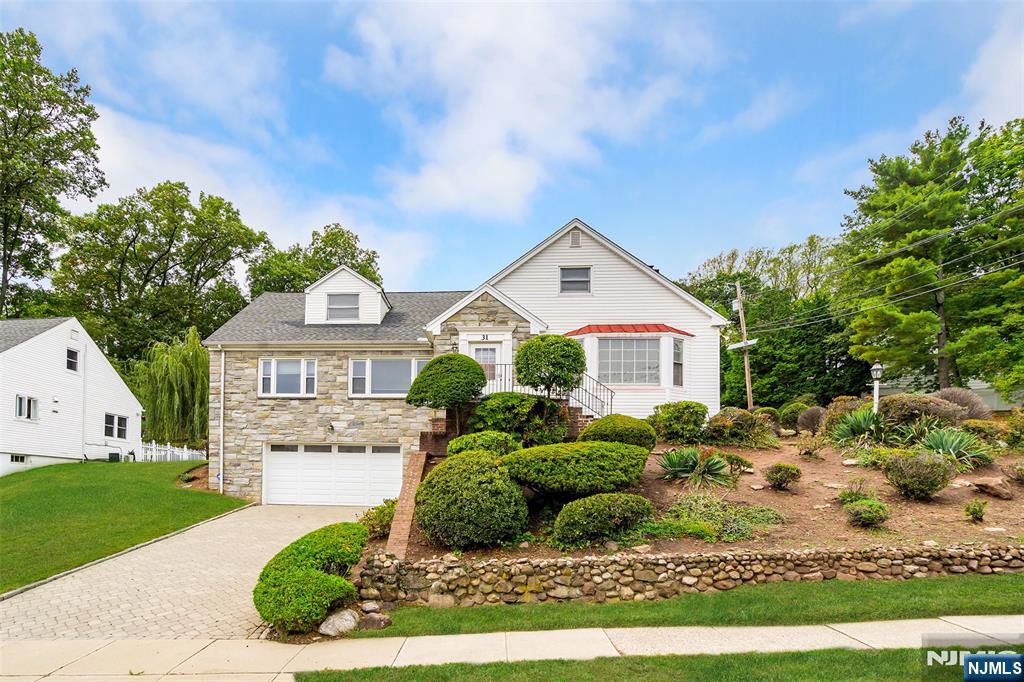 Homes for sale in West Orange, NJ | 31 Collamore Ter, West Orange, NJ 07052 | MLS# 25037718