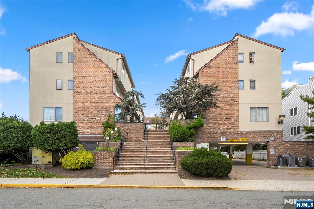 $629,000 Condo