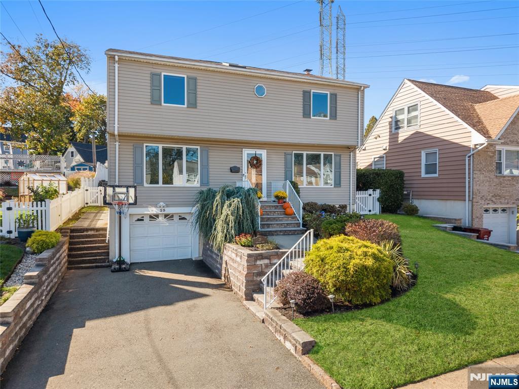 $799,900 Contemporary