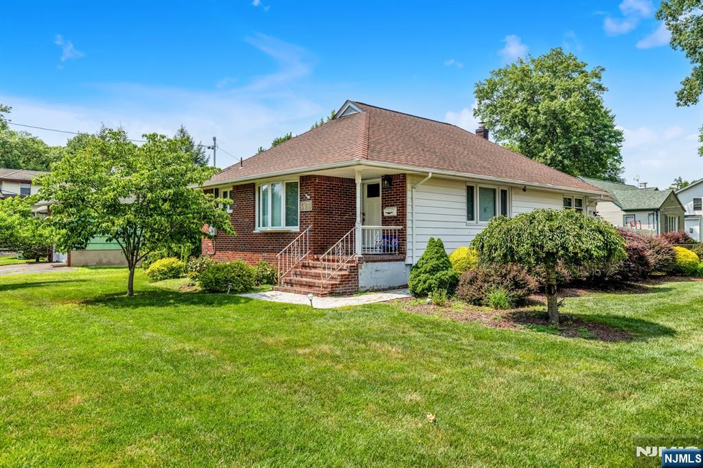 Homes for sale in New Milford, NJ | 321 Henley Ave, New Milford, NJ 07646 | MLS# 25037761