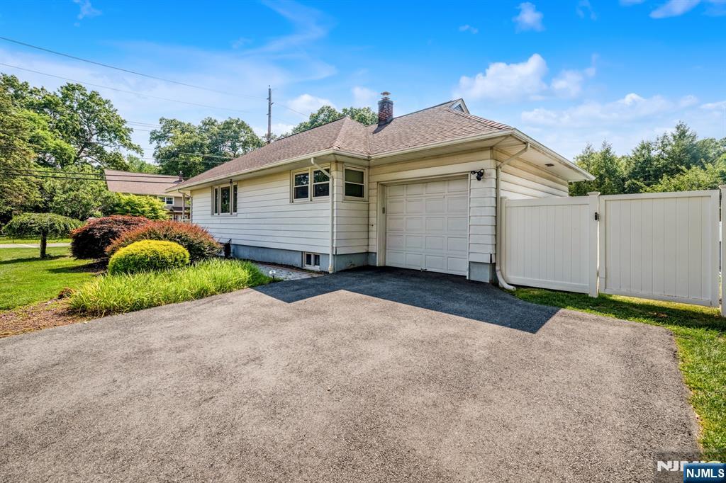 Homes for sale in New Milford, NJ | 321 Henley Ave, New Milford, NJ 07646 | MLS# 25037761