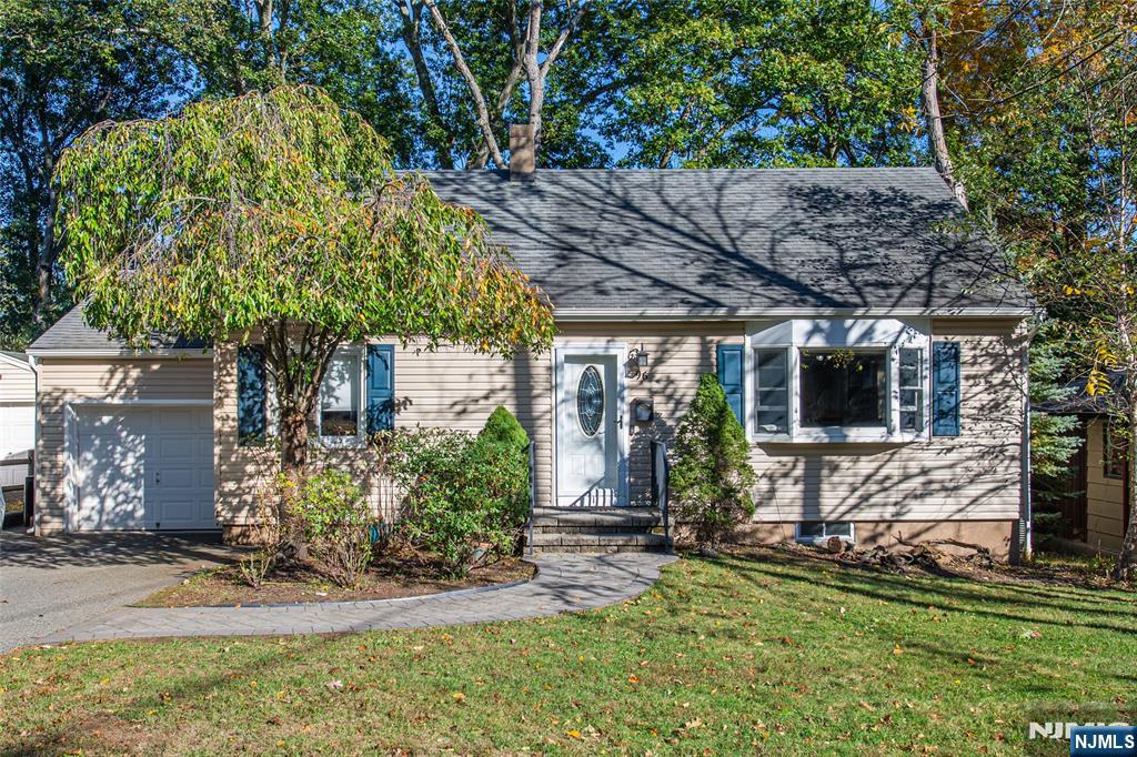 Homes for sale in Oakland, NJ | 96 Roosevelt Blvd, Oakland, NJ 07436 | MLS# 25037777