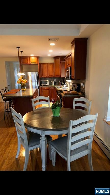 listing main picture