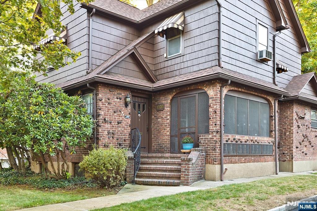 $674,900 Colonial