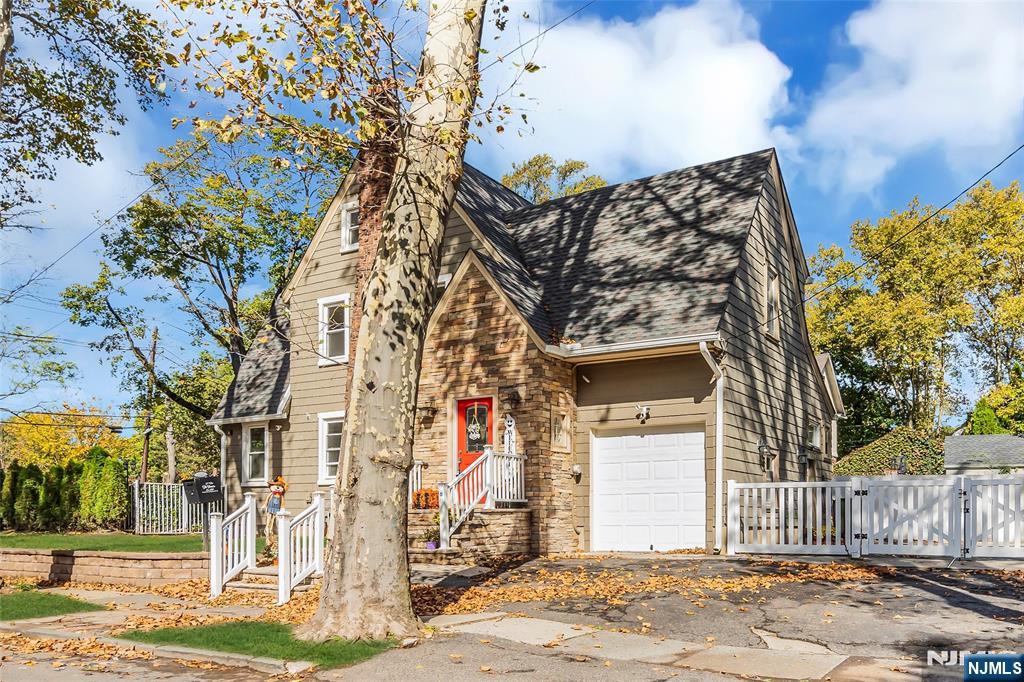 $679,000 Colonial