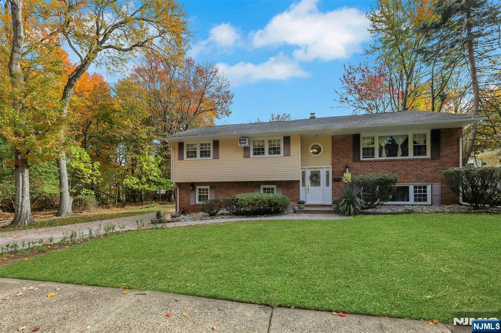 Homes for sale in New Milford, NJ | 1093 Sheridan St, New Milford, NJ 07646 | MLS# 25037829