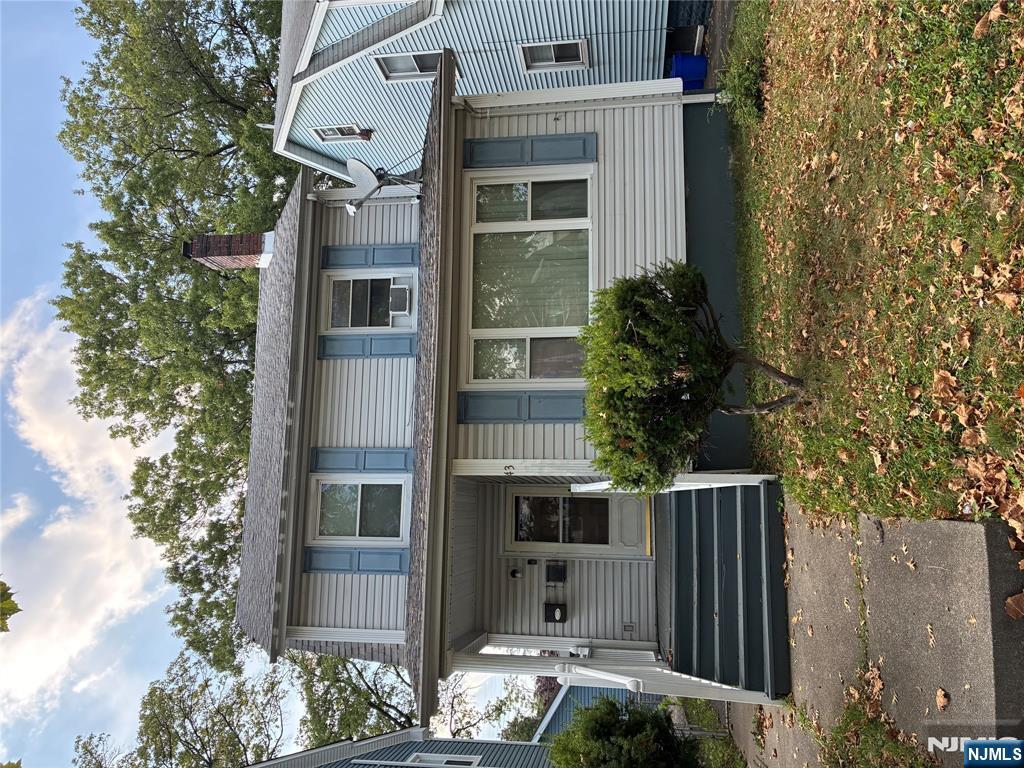 $425,000 Colonial