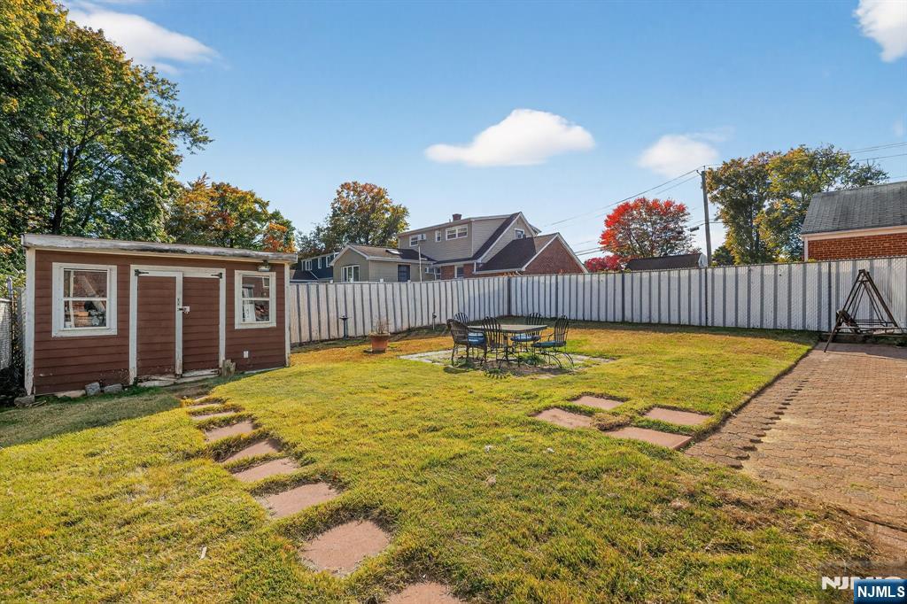 Homes for sale in Elmwood Park, NJ | 220 Hillman Dr, Elmwood Park, NJ 07407 | MLS# 25037844