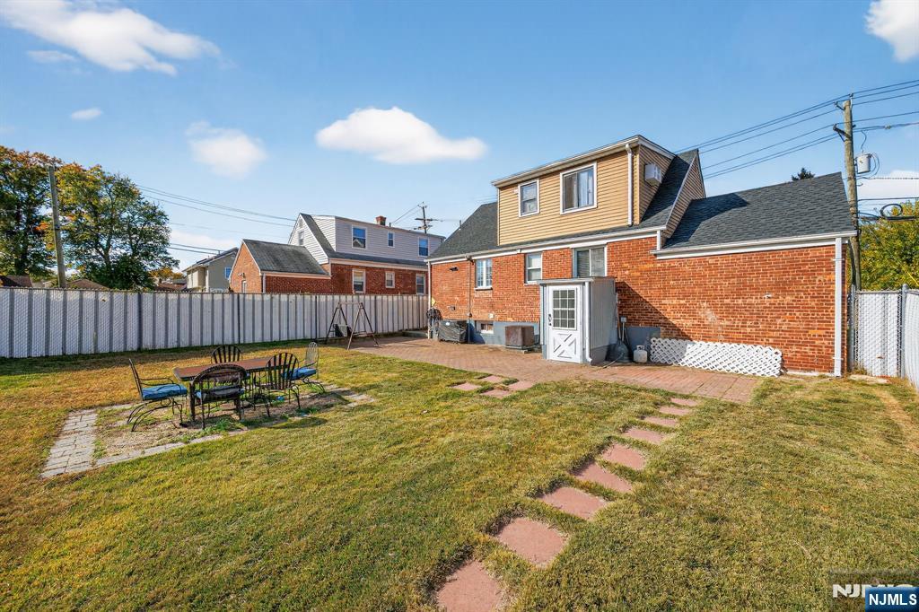 Homes for sale in Elmwood Park, NJ | 220 Hillman Dr, Elmwood Park, NJ 07407 | MLS# 25037844