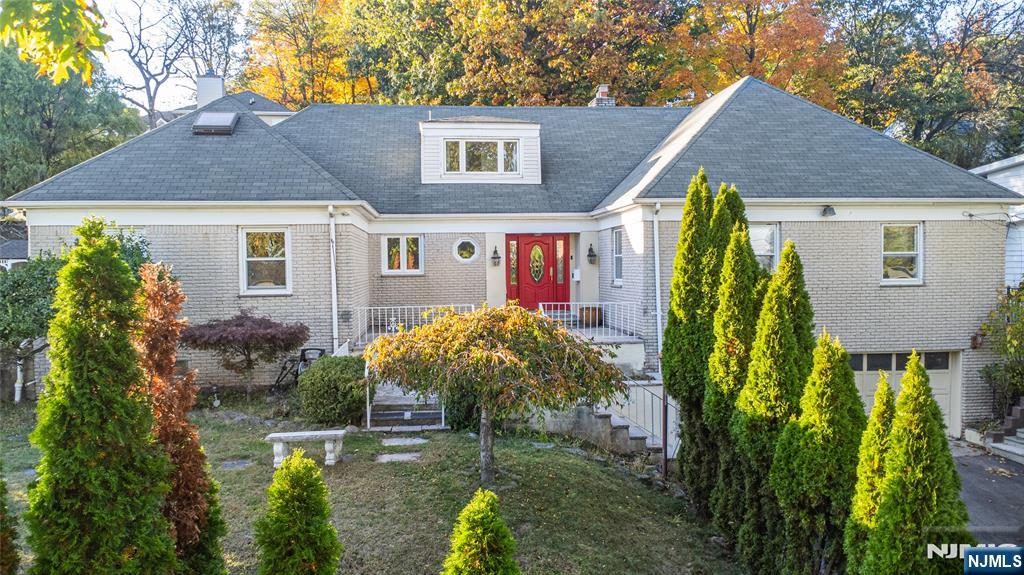 Homes for sale in West Orange, NJ | 11 Mountain Way, West Orange, NJ 07052 | MLS# 25037858