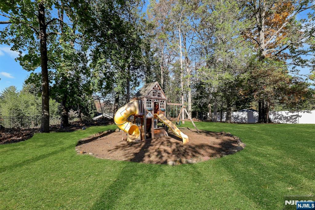 Homes for sale in Wayne, NJ | 64 Powderhorn Dr, Wayne, NJ 07470 | MLS# 25037902