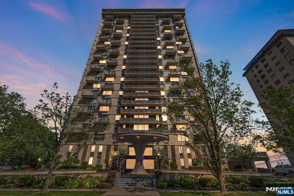 Homes for sale in Hackensack, NJ | 160 Overlook Ave #7A, Hackensack, NJ 07601 | MLS# 25037933