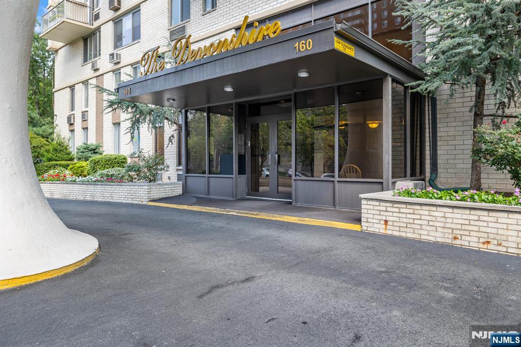 Homes for sale in Hackensack, NJ | 160 Overlook Ave #7A, Hackensack, NJ 07601 | MLS# 25037933