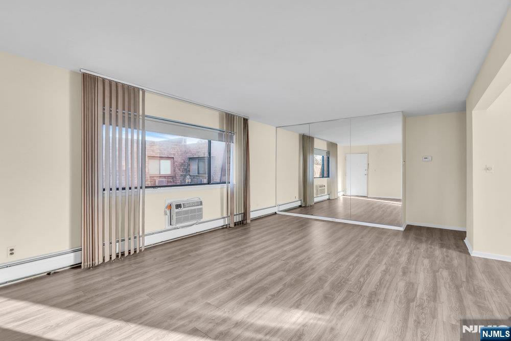 Homes for sale in Hawthorne, NJ | 164 Diamond Bridge #18, Hawthorne, NJ 07506 | MLS# 25038102