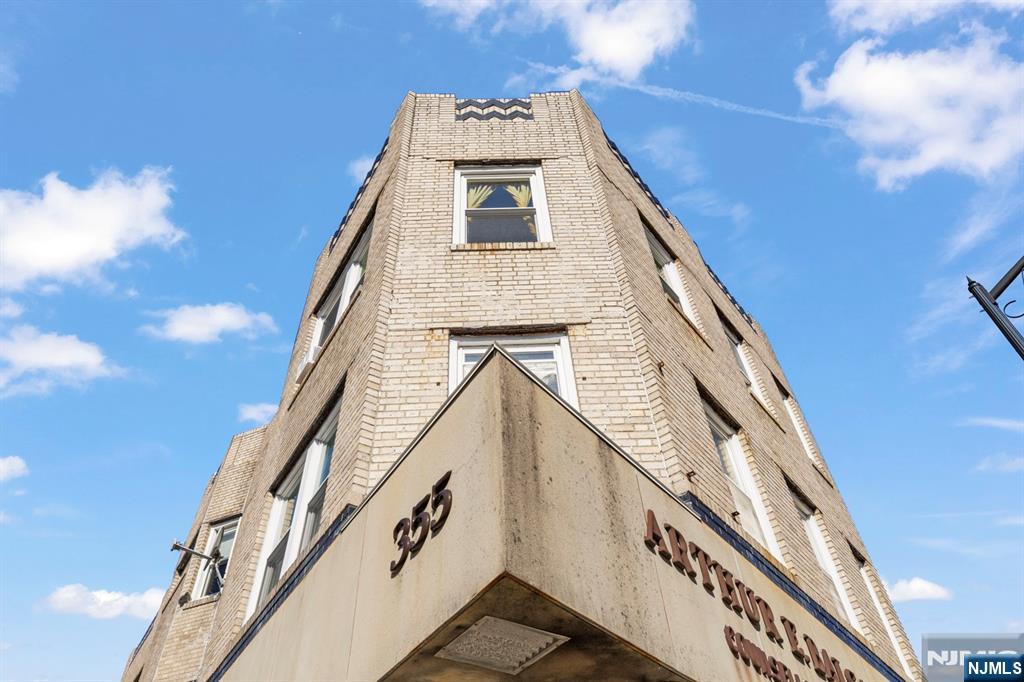 Homes for sale in Cliffside Park, NJ | 647 Anderson Ave, Cliffside Park, NJ 07010 | MLS# 25038123