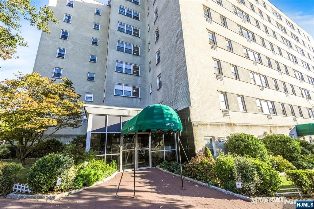 Homes for sale in West New York, NJ | 6010 E Boulevard E #57A, West New York, NJ 07093 | MLS# 25038133