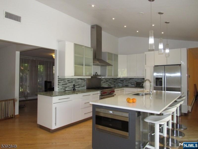 Homes for sale in Wayne, NJ | 52 Chopin Dr, Wayne, NJ 07470 | MLS# 25038160