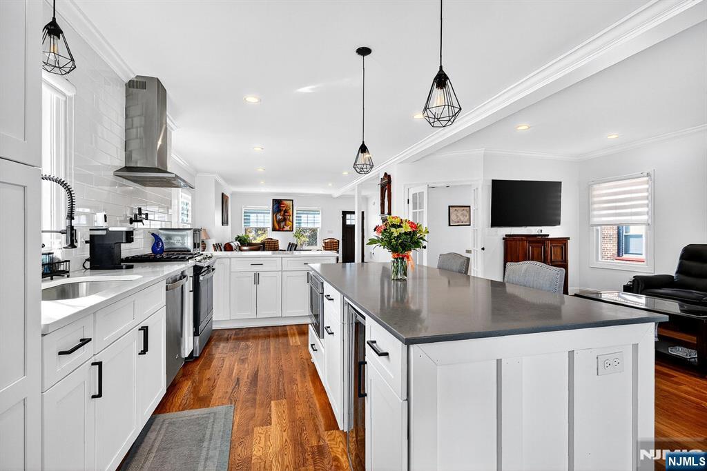 Homes for sale in Rutherford, NJ | 32 Wingra Ave, Rutherford, NJ 07070 | MLS# 25038226