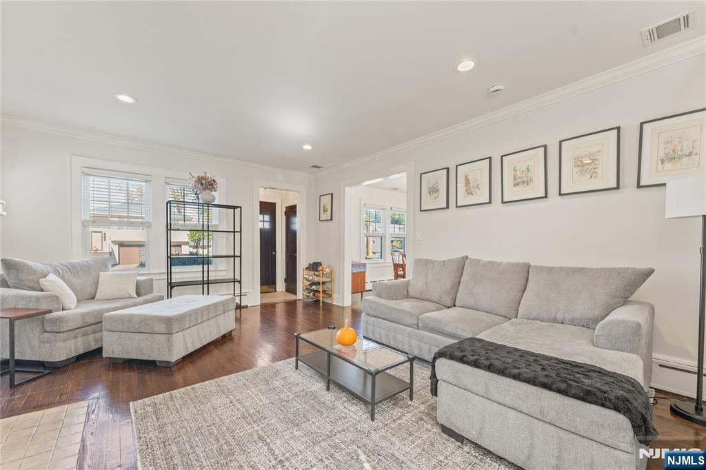 Homes for sale in Garwood, NJ | 355 Hemlock Ave, Garwood, NJ 07027 | MLS# 25038301