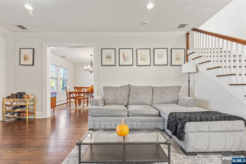 Homes for sale in Garwood, NJ | 355 Hemlock Ave, Garwood, NJ 07027 | MLS# 25038301