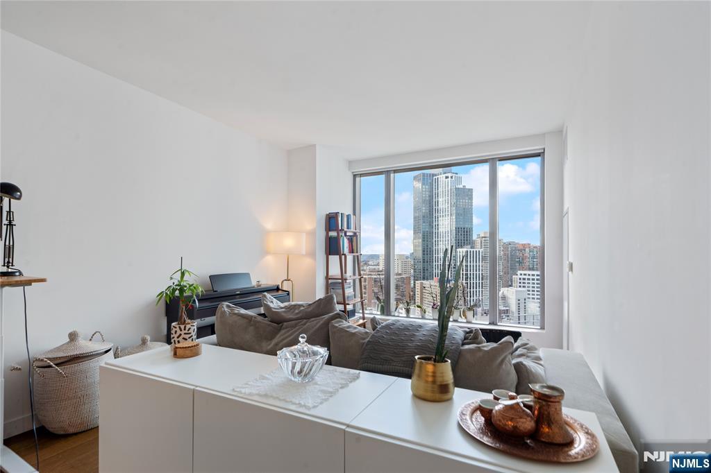 $775,000 Condo